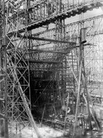 poster-showing-the-scaffolding-that-was-used-to-build-the-titanic.-130-p.jpg